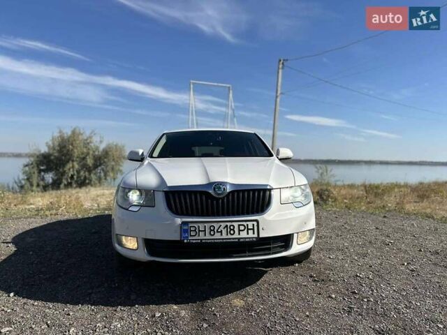 Белый Шкода Суперб, объемом двигателя 1.8 л и пробегом 238 тыс. км за 8500 $, фото 6 на Automoto.ua