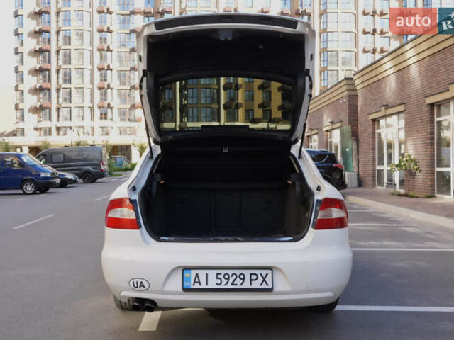 Білий Шкода Суперб, об'ємом двигуна 1.8 л та пробігом 285 тис. км за 8200 $, фото 7 на Automoto.ua