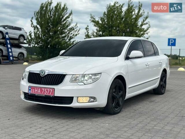 Белый Шкода Суперб, объемом двигателя 2 л и пробегом 266 тыс. км за 9300 $, фото 8 на Automoto.ua
