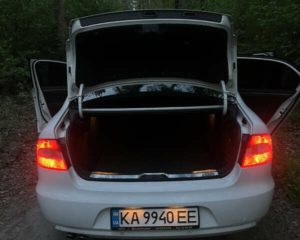 Белый Шкода Суперб, объемом двигателя 1.97 л и пробегом 320 тыс. км за 9450 $, фото 16 на Automoto.ua