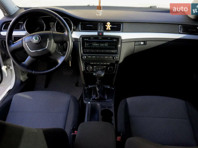 Білий Шкода Суперб, об'ємом двигуна 1.8 л та пробігом 285 тис. км за 8200 $, фото 10 на Automoto.ua