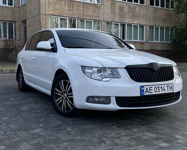 Білий Шкода Суперб, об'ємом двигуна 1.8 л та пробігом 162 тис. км за 10200 $, фото 18 на Automoto.ua