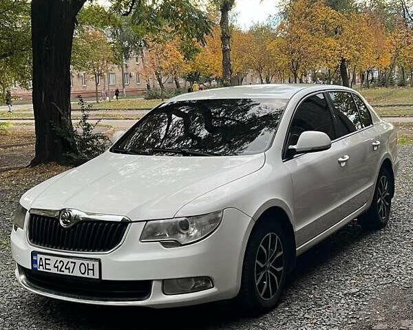 Белый Шкода Суперб, объемом двигателя 1.8 л и пробегом 241 тыс. км за 7100 $, фото 16 на Automoto.ua