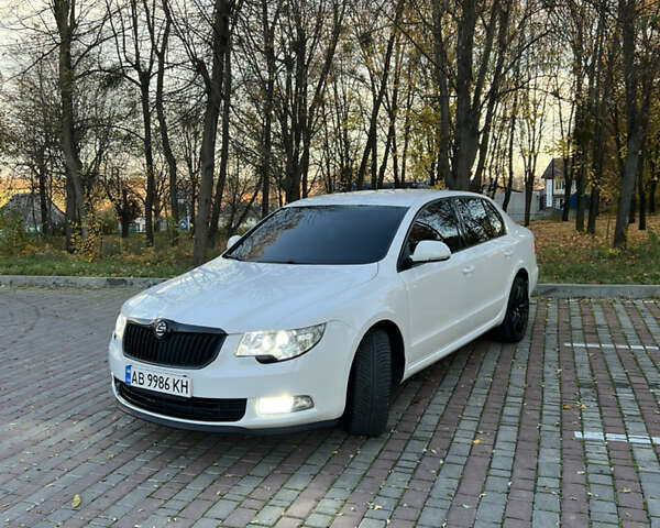 Шкода Суперб 2011 у Ладижин на Automoto.ua Білий Шкода Суперб, об'ємом двигуна 1.8 л та пробігом 159 тис. км за 8999 $, фото 5 на Automoto.ua