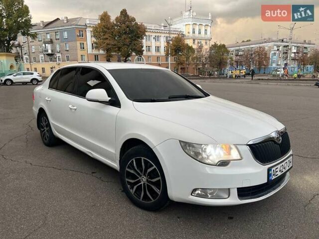 Белый Шкода Суперб, объемом двигателя 1.8 л и пробегом 241 тыс. км за 7100 $, фото 8 на Automoto.ua