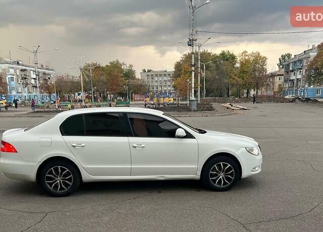 Белый Шкода Суперб, объемом двигателя 1.8 л и пробегом 241 тыс. км за 7100 $, фото 14 на Automoto.ua