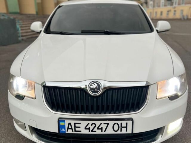Білий Шкода Суперб, об'ємом двигуна 0 л та пробігом 241 тис. км за 7100 $, фото 11 на Automoto.ua