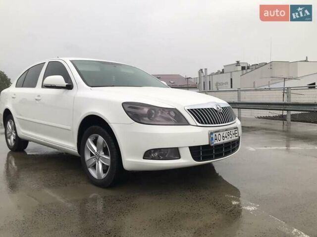 Білий Шкода Суперб, об'ємом двигуна 1.6 л та пробігом 232 тис. км за 7499 $, фото 4 на Automoto.ua