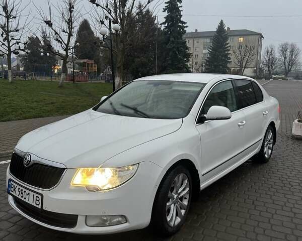 Белый Шкода Суперб, объемом двигателя 1.97 л и пробегом 250 тыс. км за 13600 $, фото 35 на Automoto.ua