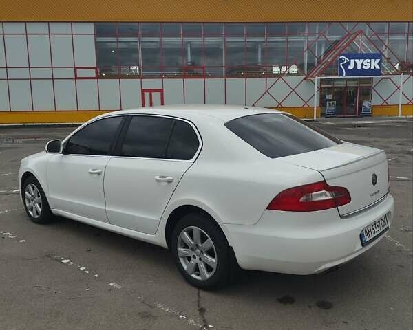 Белый Шкода Суперб, объемом двигателя 1.6 л и пробегом 293 тыс. км за 9300 $, фото 23 на Automoto.ua
