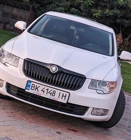 Шкода Суперб 2011 у Заречном на Automoto.ua Білий Шкода Суперб, об'ємом двигуна 2 л та пробігом 380 тис. км за 9500 $, фото 2 на Automoto.ua