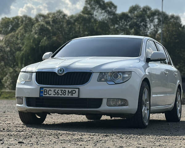 Білий Шкода Суперб, об'ємом двигуна 1.6 л та пробігом 339 тис. км за 6400 $, фото 2 на Automoto.ua