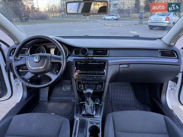 Белый Шкода Суперб, объемом двигателя 1.97 л и пробегом 340 тыс. км за 10500 $, фото 13 на Automoto.ua