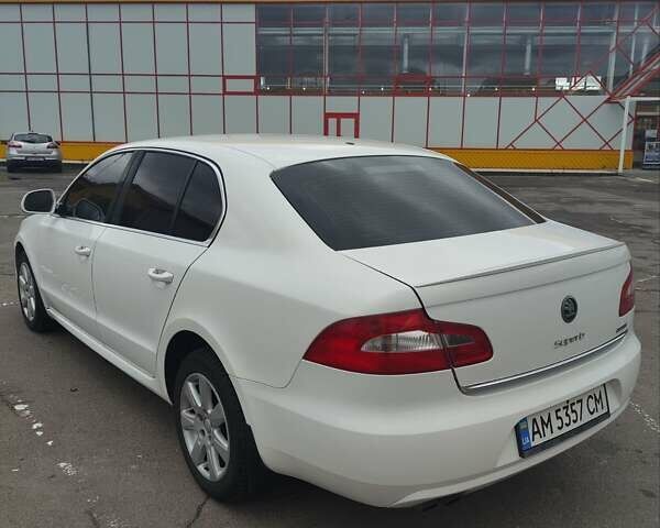 Белый Шкода Суперб, объемом двигателя 1.6 л и пробегом 293 тыс. км за 9300 $, фото 20 на Automoto.ua