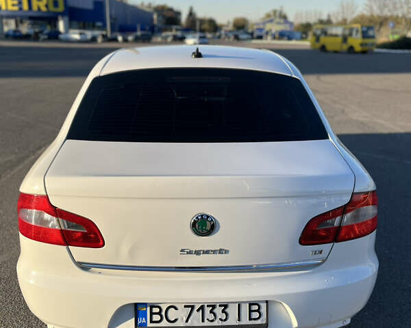 Белый Шкода Суперб, объемом двигателя 1.97 л и пробегом 282 тыс. км за 10500 $, фото 3 на Automoto.ua
