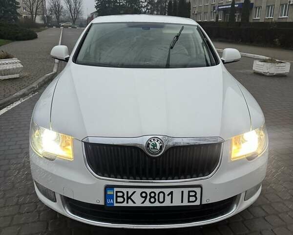 Белый Шкода Суперб, объемом двигателя 1.97 л и пробегом 250 тыс. км за 13600 $, фото 31 на Automoto.ua