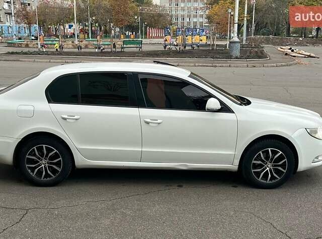 Белый Шкода Суперб, объемом двигателя 1.8 л и пробегом 241 тыс. км за 7100 $, фото 15 на Automoto.ua