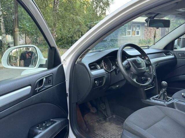 Белый Шкода Суперб, объемом двигателя 1.9 л и пробегом 250 тыс. км за 4250 $, фото 11 на Automoto.ua