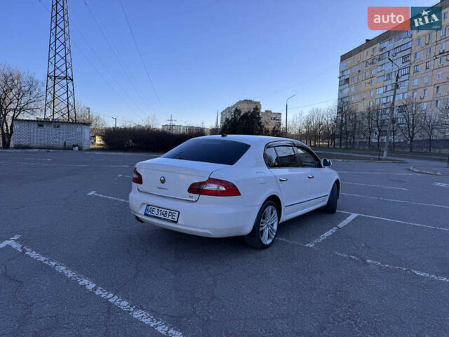 Белый Шкода Суперб, объемом двигателя 1.97 л и пробегом 340 тыс. км за 10500 $, фото 3 на Automoto.ua