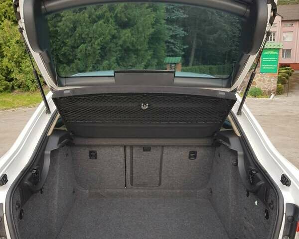 Белый Шкода Суперб, объемом двигателя 1.97 л и пробегом 250 тыс. км за 13600 $, фото 4 на Automoto.ua