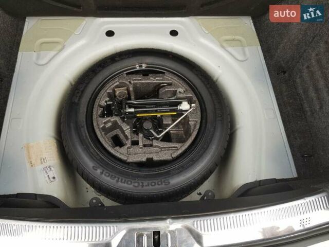 Белый Шкода Суперб, объемом двигателя 1.97 л и пробегом 250 тыс. км за 13600 $, фото 3 на Automoto.ua