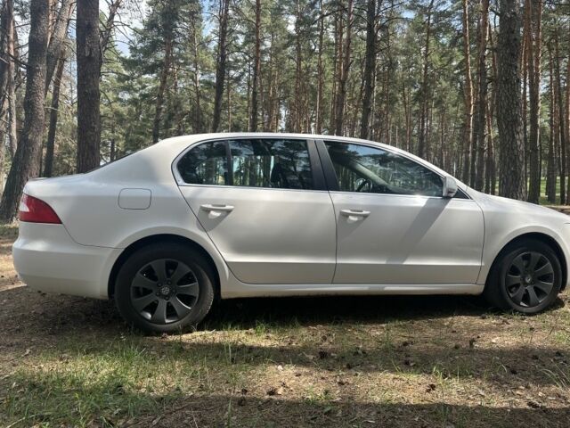 Белый Шкода Суперб, объемом двигателя 1.6 л и пробегом 280 тыс. км за 9000 $, фото 10 на Automoto.ua