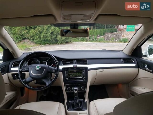 Белый Шкода Суперб, объемом двигателя 1.97 л и пробегом 250 тыс. км за 13600 $, фото 8 на Automoto.ua