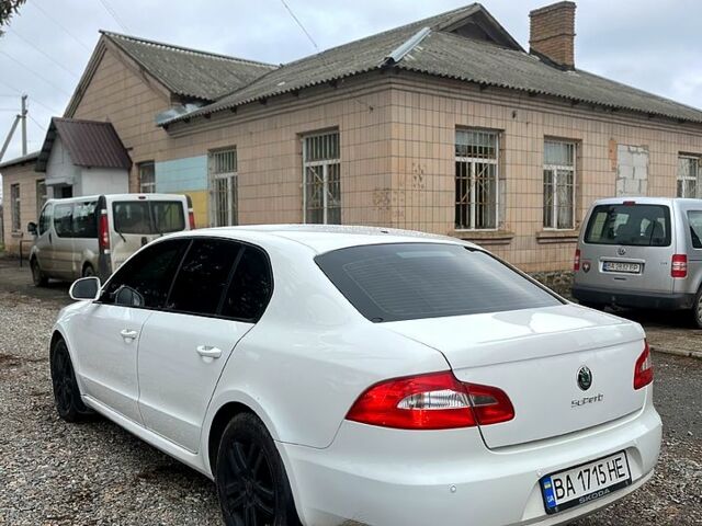 Белый Шкода Суперб, объемом двигателя 1.8 л и пробегом 208 тыс. км за 8499 $, фото 3 на Automoto.ua