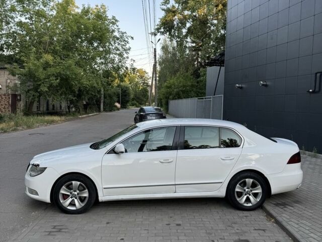 Белый Шкода Суперб, объемом двигателя 1.9 л и пробегом 250 тыс. км за 4250 $, фото 9 на Automoto.ua