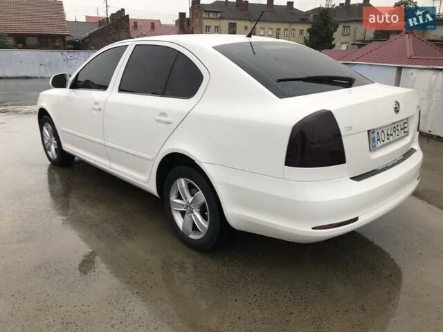 Білий Шкода Суперб, об'ємом двигуна 1.6 л та пробігом 232 тис. км за 7499 $, фото 8 на Automoto.ua