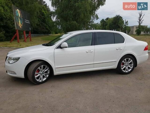 Белый Шкода Суперб, объемом двигателя 1.97 л и пробегом 250 тыс. км за 13600 $, фото 24 на Automoto.ua