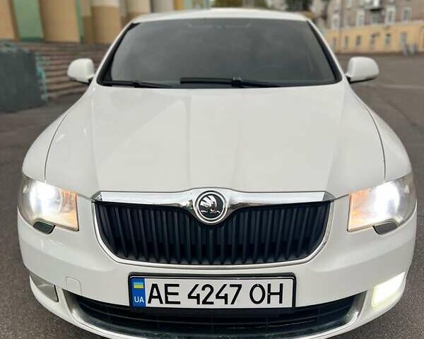 Белый Шкода Суперб, объемом двигателя 1.8 л и пробегом 241 тыс. км за 7100 $, фото 11 на Automoto.ua