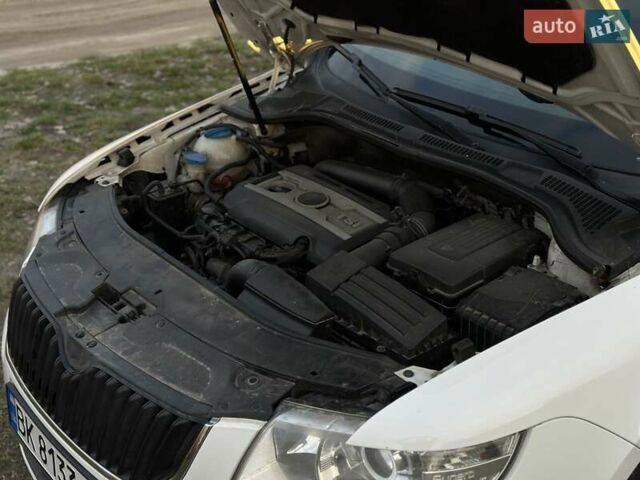 Белый Шкода Суперб, объемом двигателя 1.8 л и пробегом 307 тыс. км за 8200 $, фото 18 на Automoto.ua