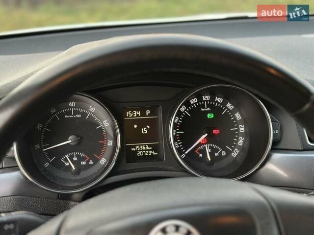 Белый Шкода Суперб, объемом двигателя 1.8 л и пробегом 307 тыс. км за 8200 $, фото 19 на Automoto.ua