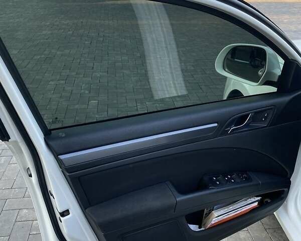 Білий Шкода Суперб, об'ємом двигуна 1.8 л та пробігом 162 тис. км за 10200 $, фото 16 на Automoto.ua