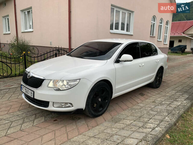 Белый Шкода Суперб, объемом двигателя 1.97 л и пробегом 280 тыс. км за 9200 $, фото 6 на Automoto.ua