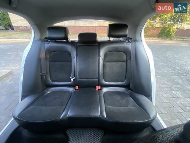 Білий Шкода Суперб, об'ємом двигуна 1.8 л та пробігом 162 тис. км за 10200 $, фото 9 на Automoto.ua