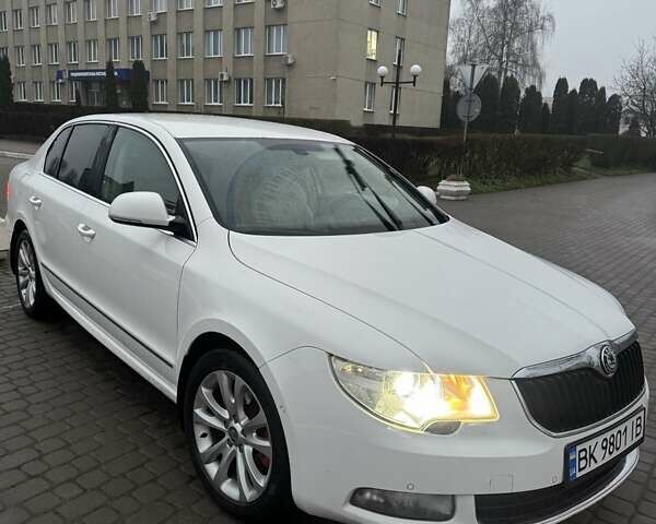 Белый Шкода Суперб, объемом двигателя 1.97 л и пробегом 250 тыс. км за 13600 $, фото 26 на Automoto.ua
