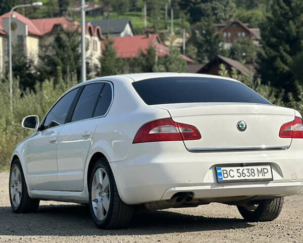Білий Шкода Суперб, об'ємом двигуна 1.6 л та пробігом 339 тис. км за 6400 $, фото 20 на Automoto.ua