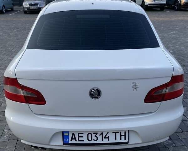 Білий Шкода Суперб, об'ємом двигуна 1.8 л та пробігом 162 тис. км за 10200 $, фото 3 на Automoto.ua