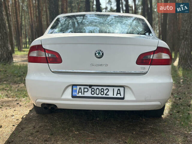 Белый Шкода Суперб, объемом двигателя 1.6 л и пробегом 225 тыс. км за 9500 $, фото 5 на Automoto.ua