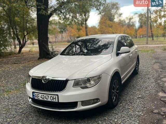 Белый Шкода Суперб, объемом двигателя 1.8 л и пробегом 241 тыс. км за 7100 $, фото 17 на Automoto.ua