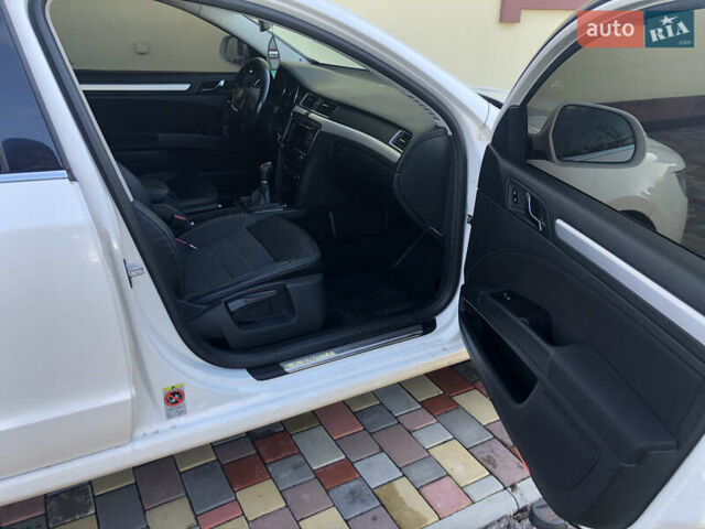 Белый Шкода Суперб, объемом двигателя 1.78 л и пробегом 206 тыс. км за 8900 $, фото 9 на Automoto.ua