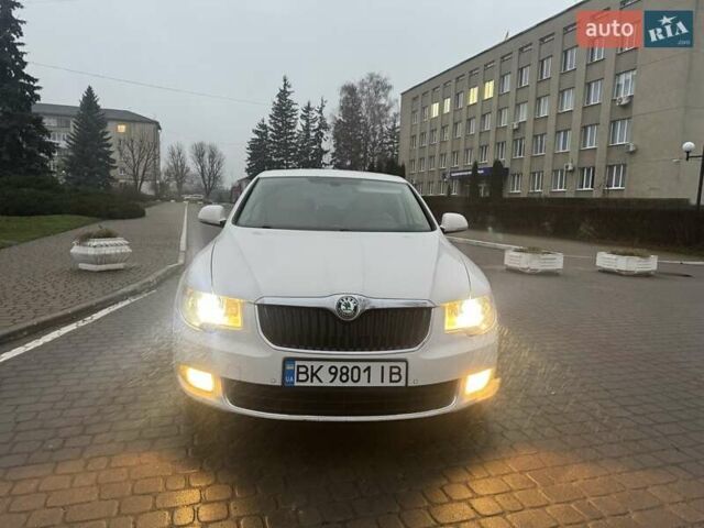 Белый Шкода Суперб, объемом двигателя 1.97 л и пробегом 250 тыс. км за 13600 $, фото 33 на Automoto.ua