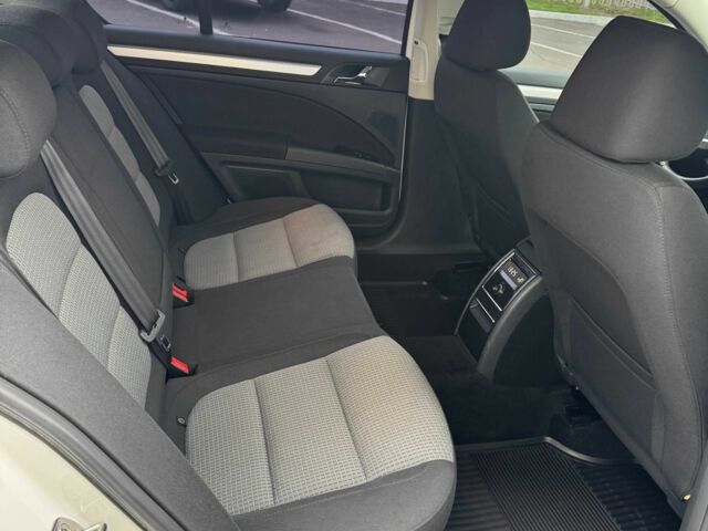 Белый Шкода Суперб, объемом двигателя 1.8 л и пробегом 109 тыс. км за 10500 $, фото 19 на Automoto.ua