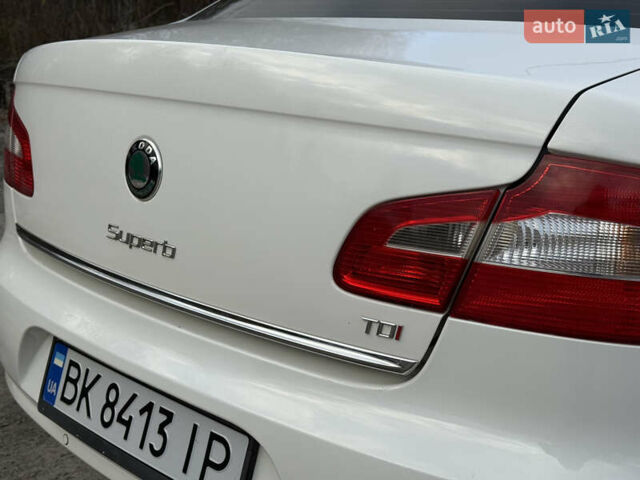 Білий Шкода Суперб, об'ємом двигуна 1.97 л та пробігом 280 тис. км за 12000 $, фото 41 на Automoto.ua