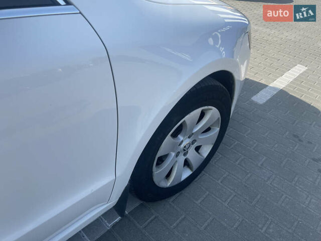 Білий Шкода Суперб, об'ємом двигуна 1.6 л та пробігом 300 тис. км за 7500 $, фото 6 на Automoto.ua