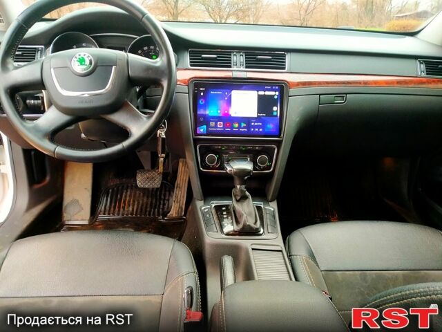 Белый Шкода Суперб, объемом двигателя 1.8 л и пробегом 230 тыс. км за 7900 $, фото 9 на Automoto.ua