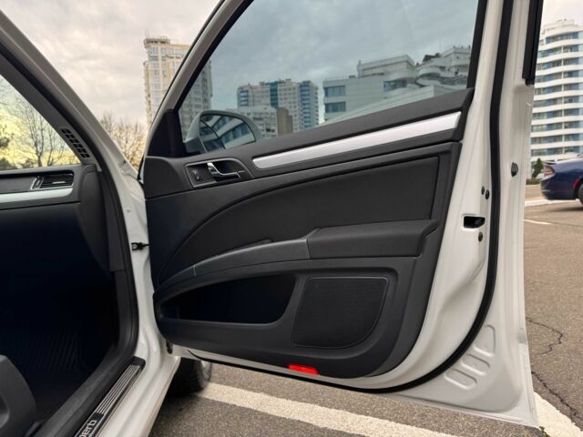 Белый Шкода Суперб, объемом двигателя 1.8 л и пробегом 109 тыс. км за 10500 $, фото 18 на Automoto.ua