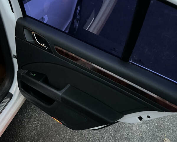 Білий Шкода Суперб, об'ємом двигуна 1.8 л та пробігом 156 тис. км за 8000 $, фото 3 на Automoto.ua